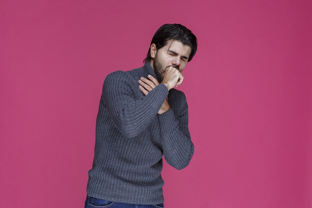 what are the differences between a wet and a dry cough